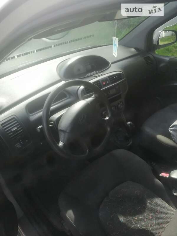 2004 hyundai matrix