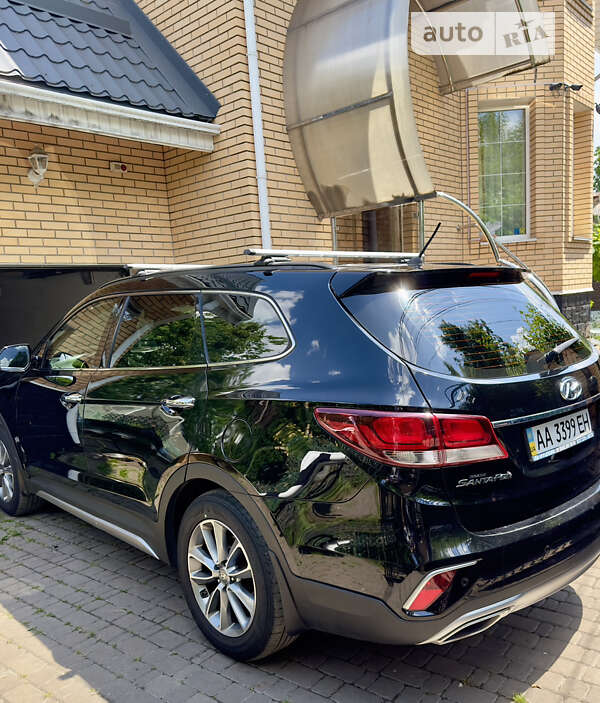 2017 hyundai grand santa fe