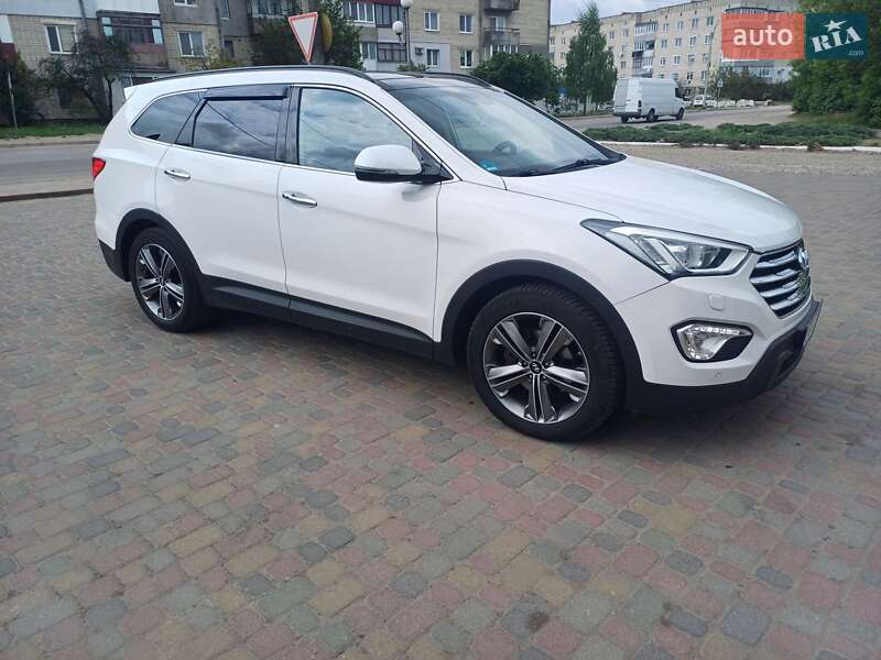 2014 hyundai grand santa fe