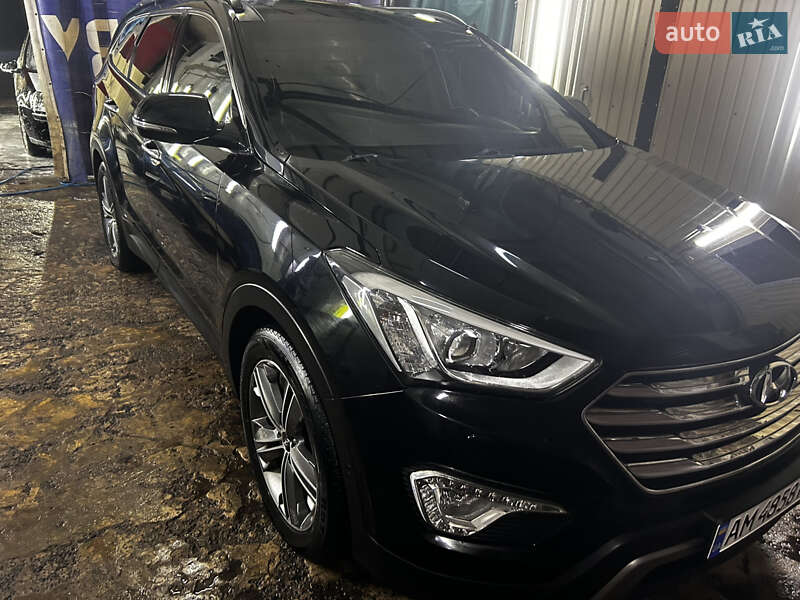 2014 hyundai grand santa fe