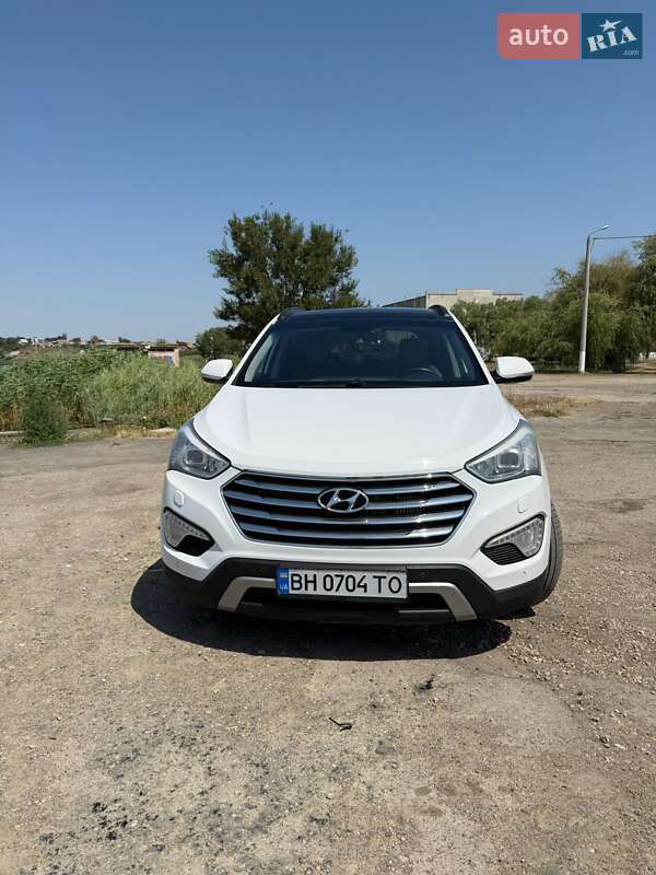 2014 hyundai grand santa fe