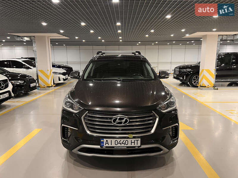 2017 hyundai grand santa fe