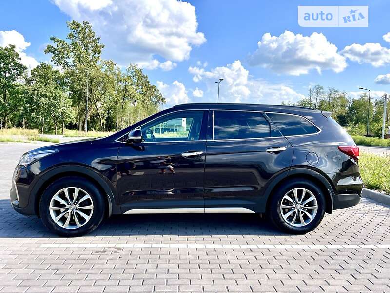 2017 hyundai grand santa fe