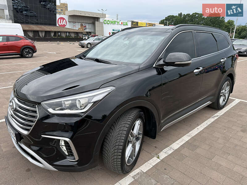 2017 hyundai grand santa fe