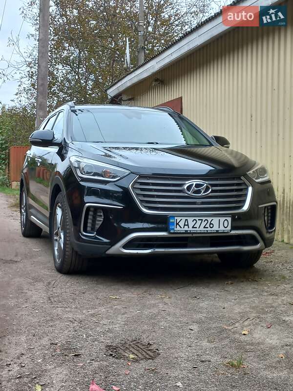 2017 hyundai grand santa fe
