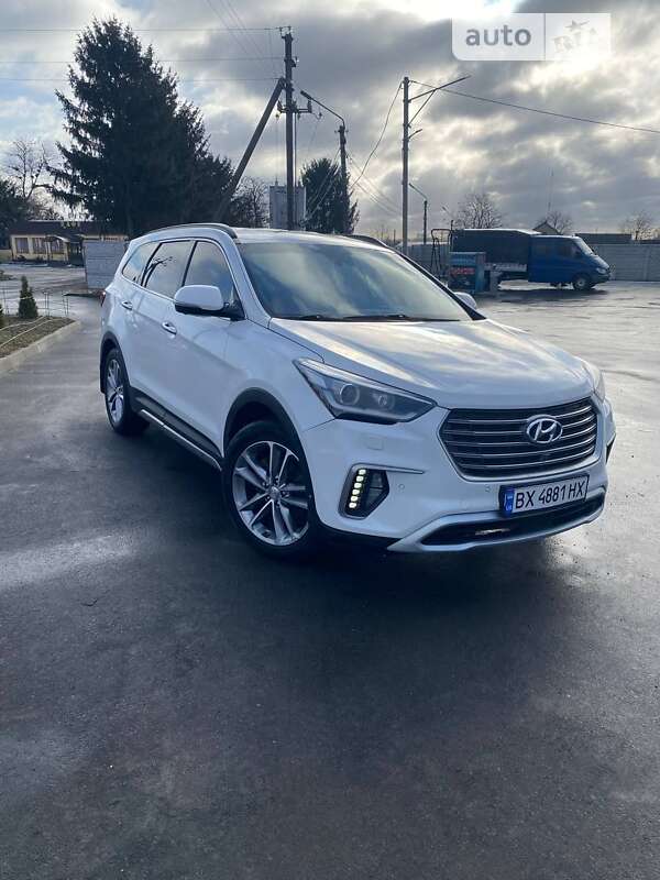 2017 hyundai grand santa fe