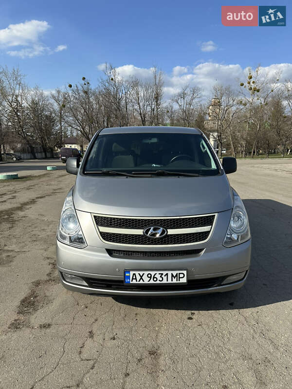 2010 hyundai h1d