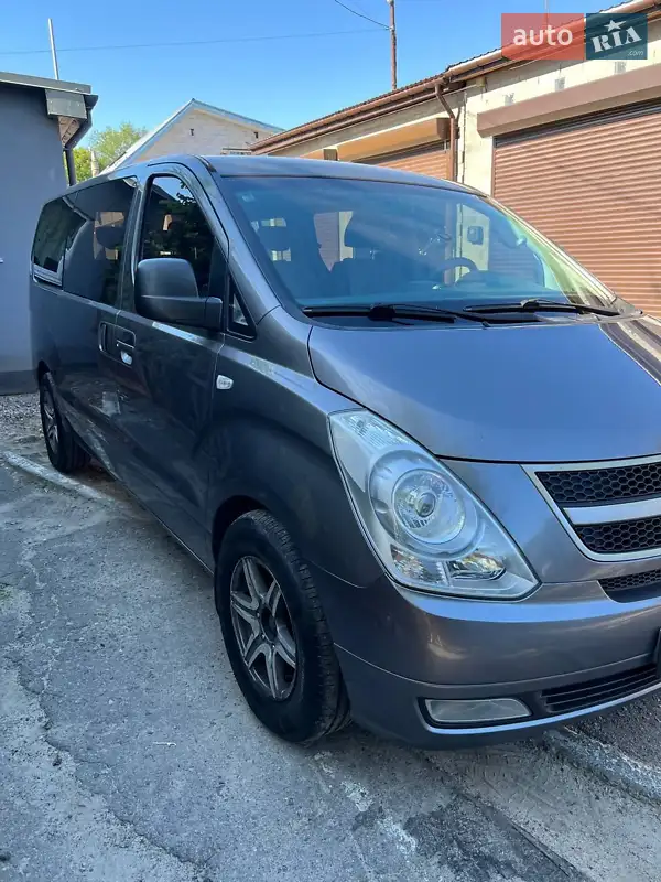 2010 hyundai h-1