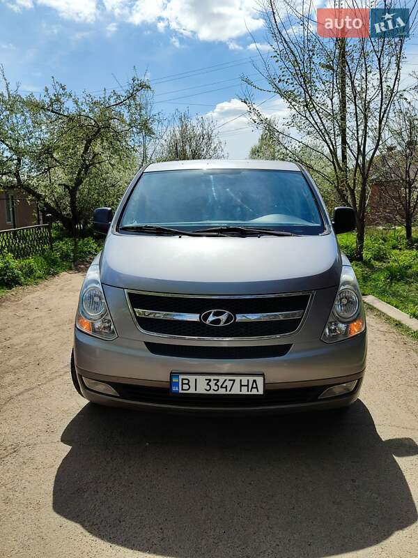2011 hyundai h-1