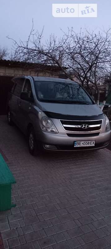 2011 hyundai h-1