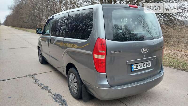2011 hyundai h-1