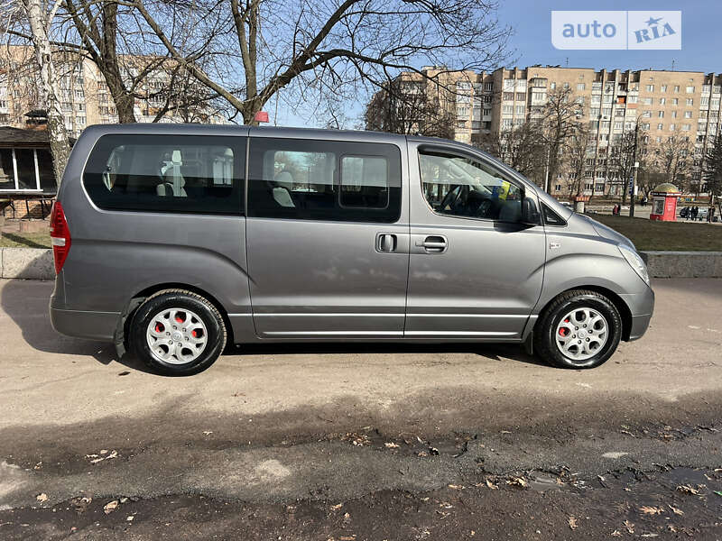 2011 hyundai h-1