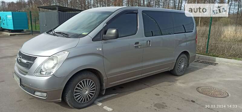 2011 hyundai h-1