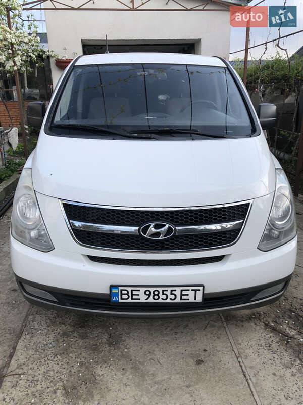 2012 hyundai h-1