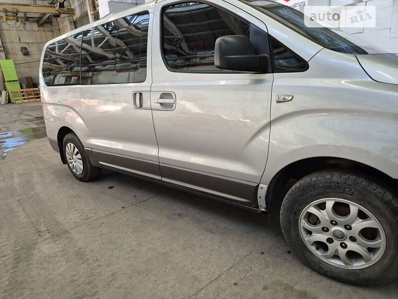2008 hyundai h-1