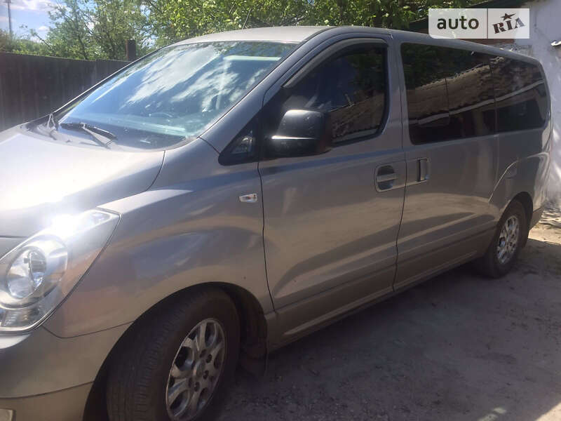 2012 hyundai h1d