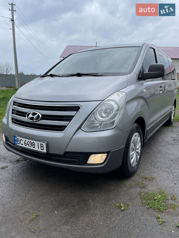 2012 hyundai h1d
