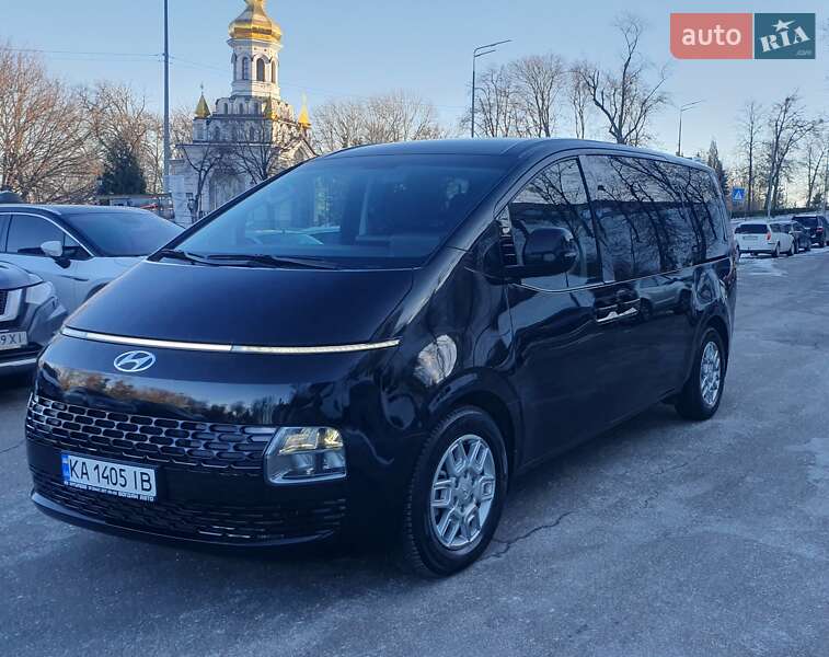 2022 hyundai staria