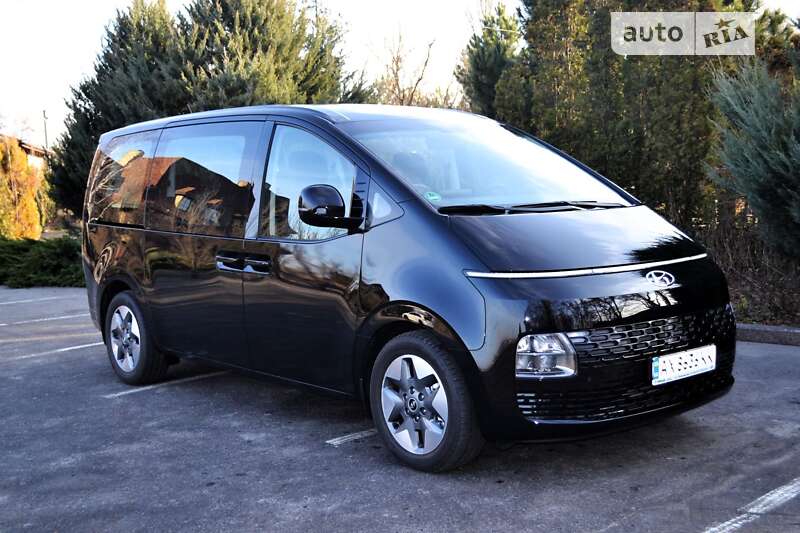 2023 hyundai staria