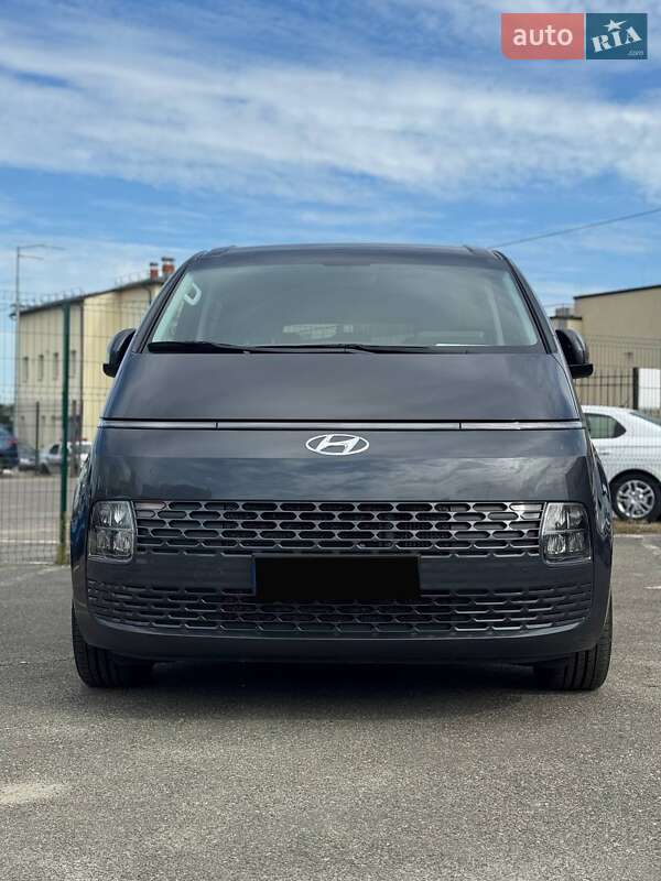 2023 hyundai staria
