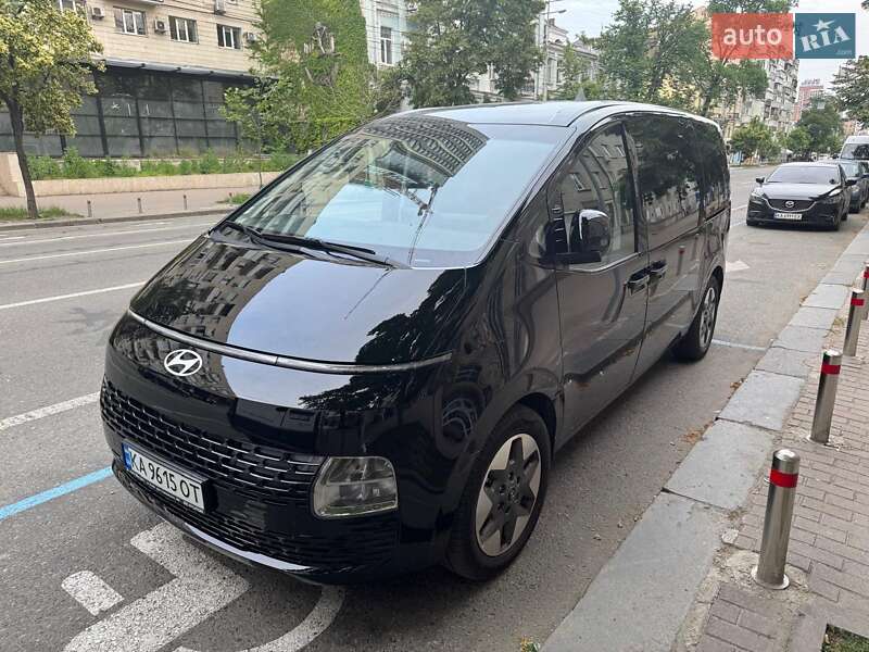 2024 hyundai staria