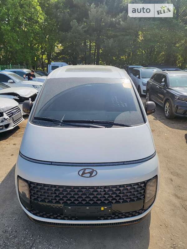 2021 hyundai staria