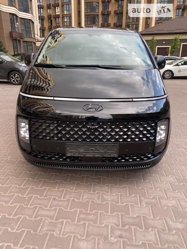 2022 hyundai staria