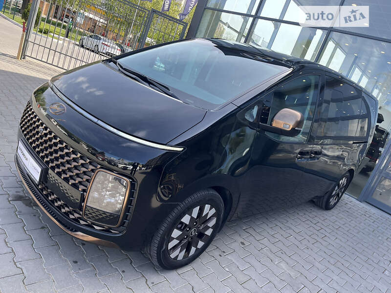 2022 hyundai staria