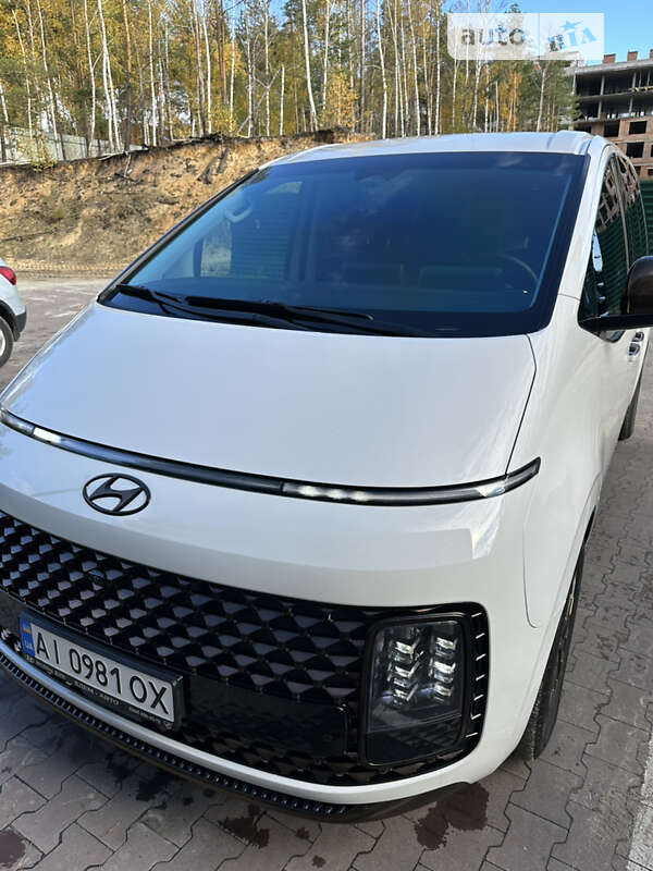 2022 hyundai staria