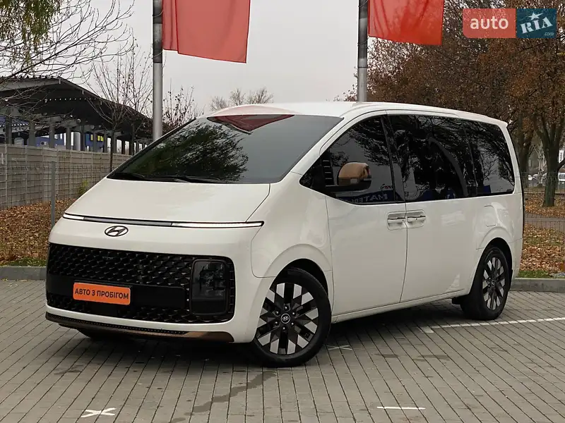 2022 hyundai staria