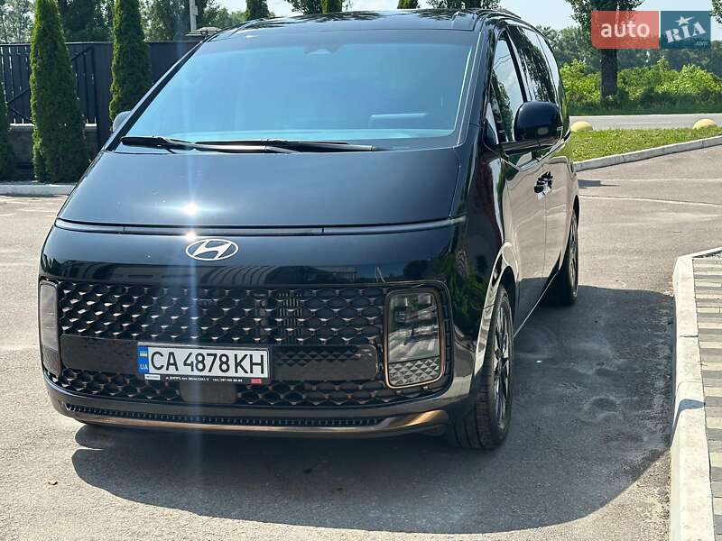 2024 hyundai staria