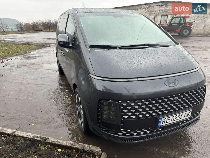 2024 hyundai staria