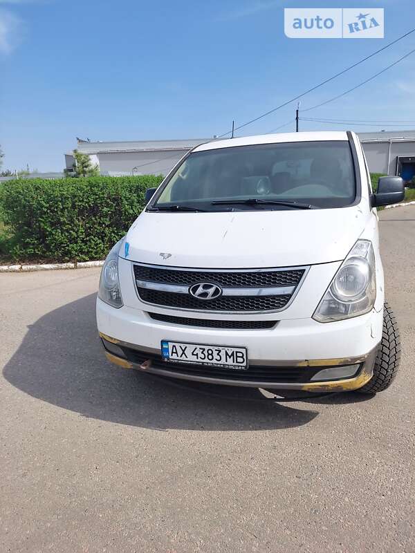 2012 hyundai h-1