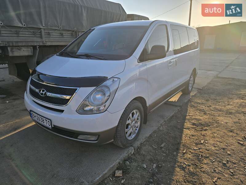 2012 hyundai h-1