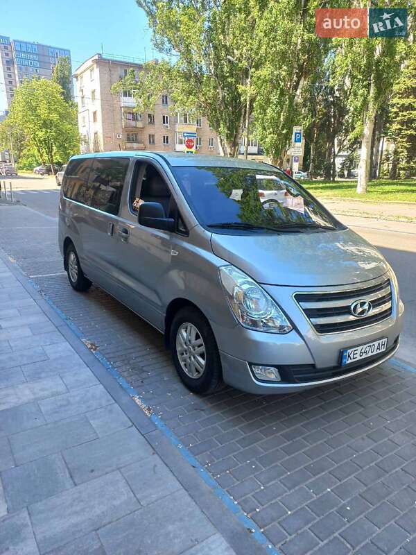 2017 hyundai grand starex