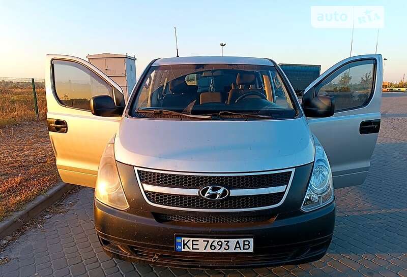 2008 hyundai h-1