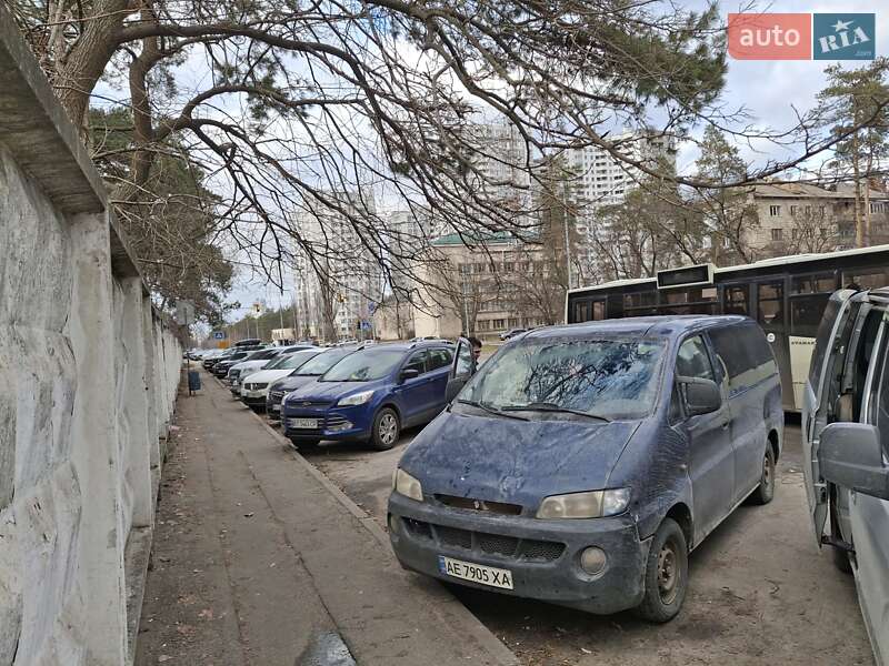 2001 hyundai h200