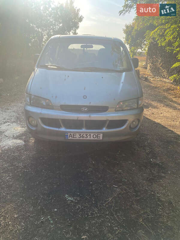 1998 hyundai h200