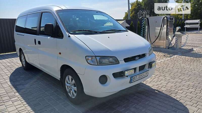 1998 hyundai h200