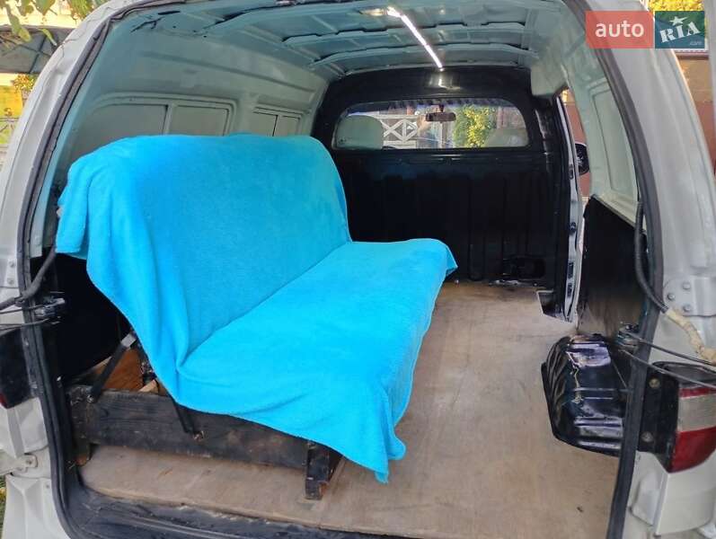 2000 hyundai h-1
