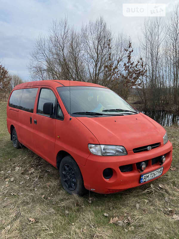 2000 hyundai h200