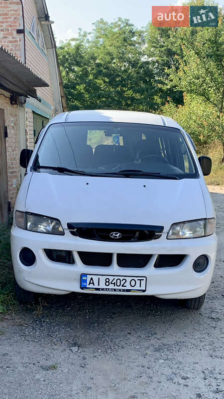 2000 hyundai h200