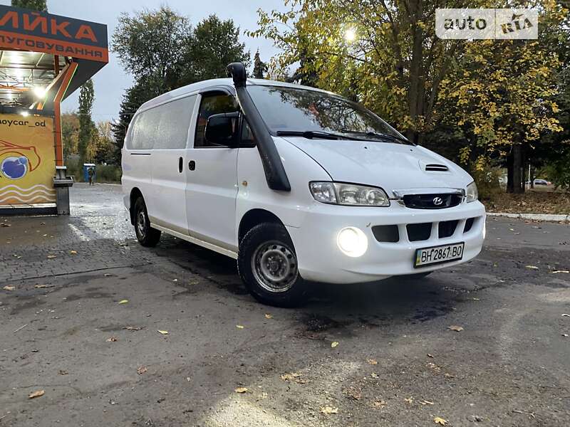 2002 hyundai h1d