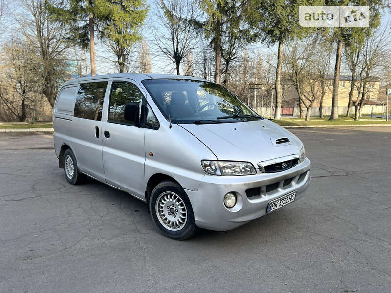 2002 hyundai h-1