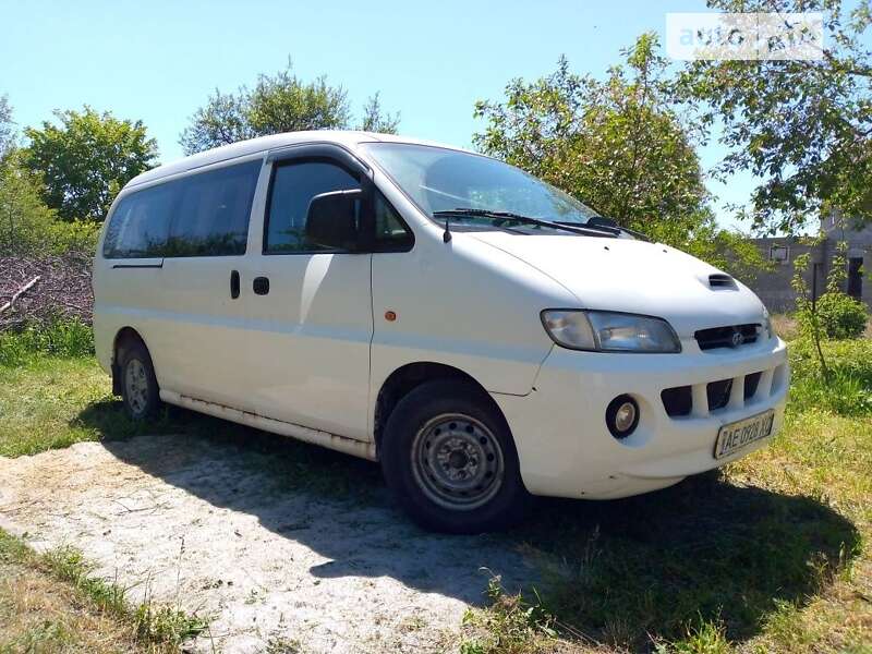 2000 hyundai h-1