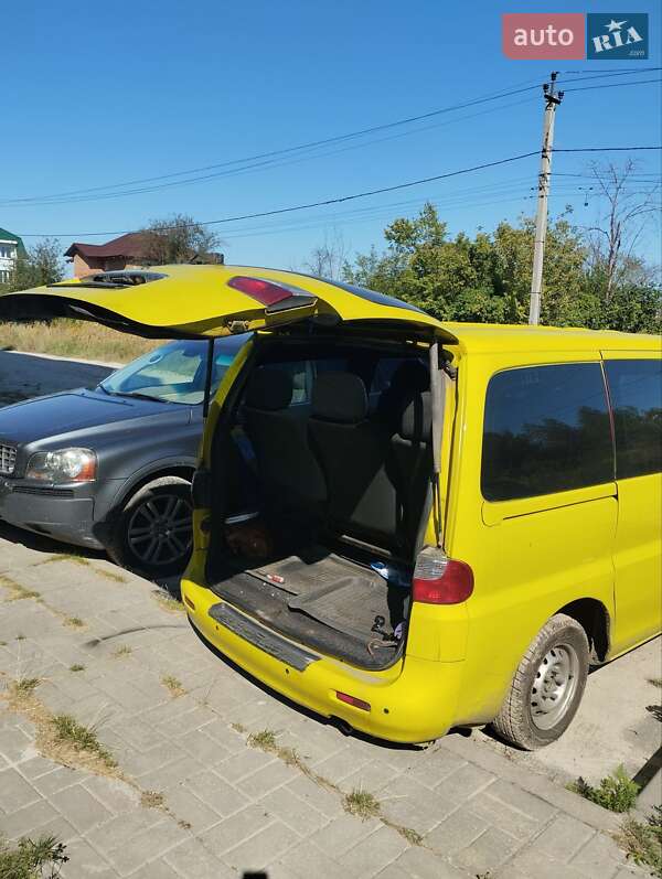 2002 hyundai h-1