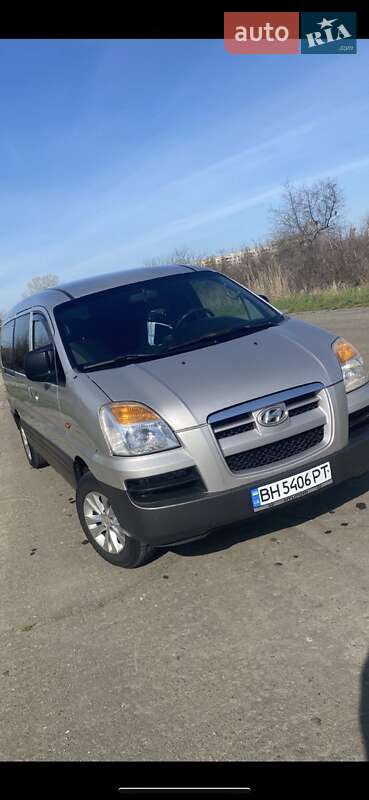 2005 hyundai h-1