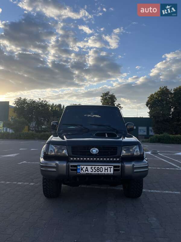 2000 hyundai galloper