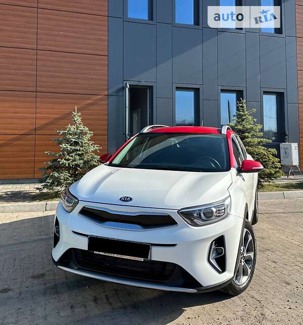 2021 kia stonic