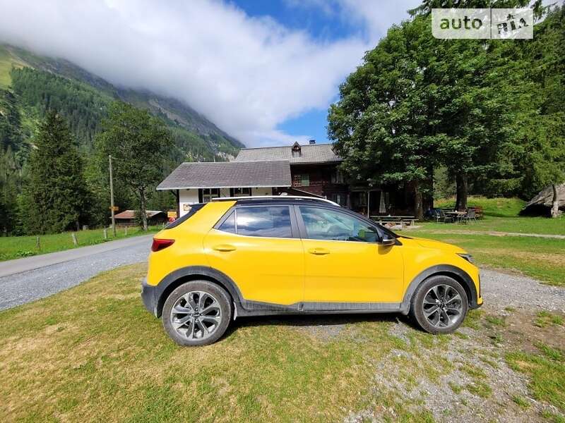 2021 kia stonic